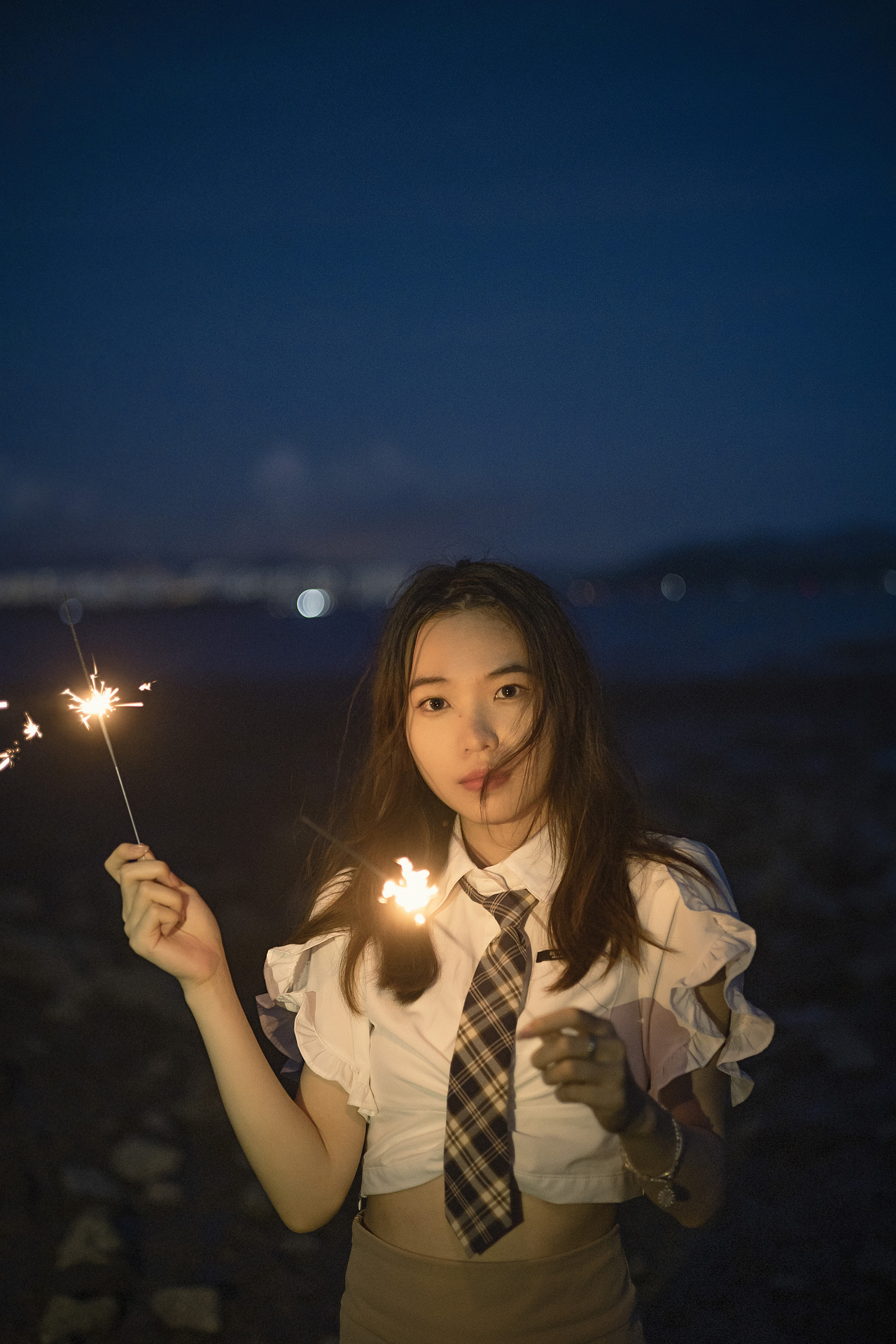 吹海边的风,弥漫在夜空