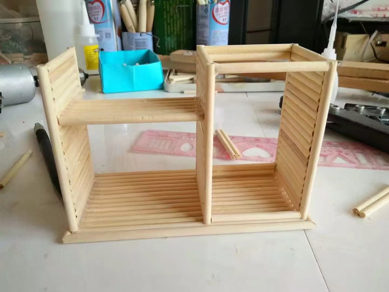 筷子也能变身电脑桌