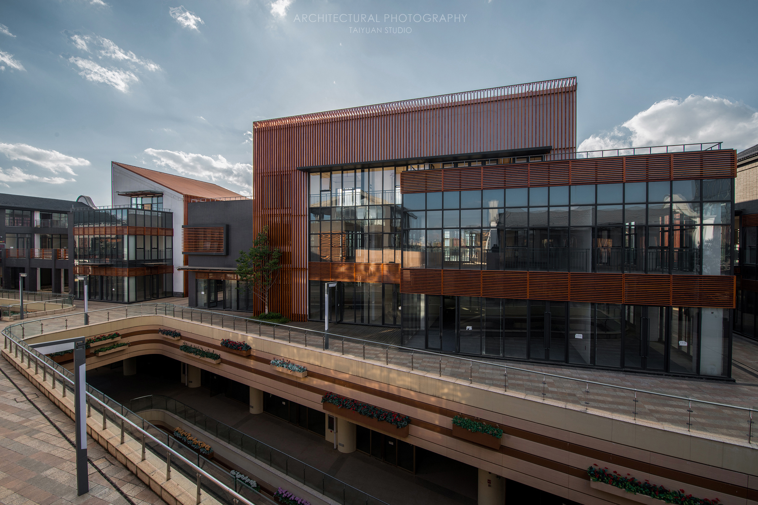 昆明滇池国际会展中心赛特奥莱小镇