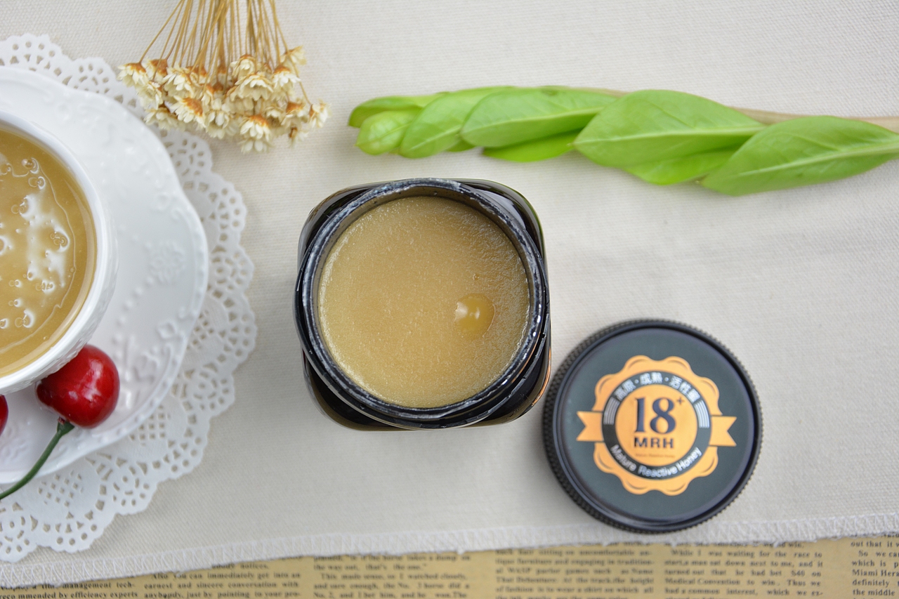 轻奢花茶-高原蜂蜜-产品摄影图