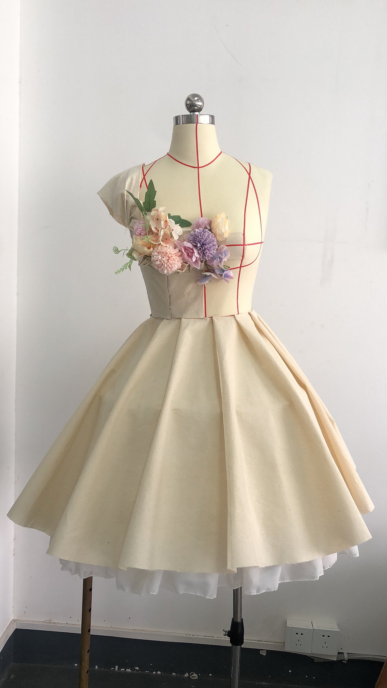 寻梦爱丽丝 服装设计立裁礼服