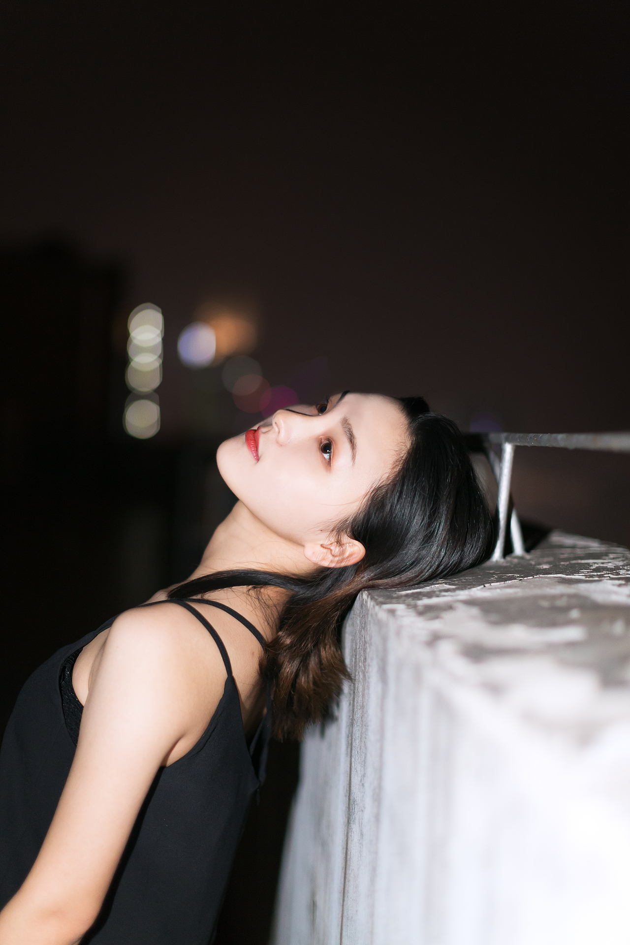 风很大 你很美（图ZMTExODYwMzcy） - 人像摄影 - 站酷设计师岩闌原创素材 - 站酷ZCOOL