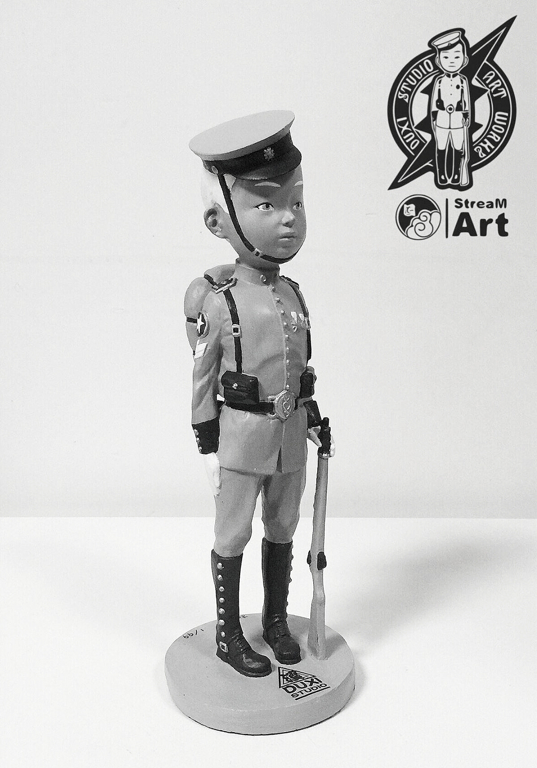 希望能遇见同样直男审美的你或厌倦了小清新的妳。一起来一场疲惫世界里的英雄梦想。
