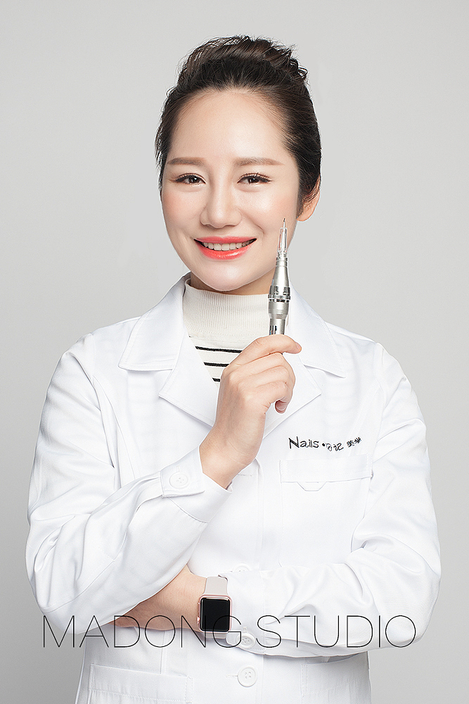 nails美容师形象照