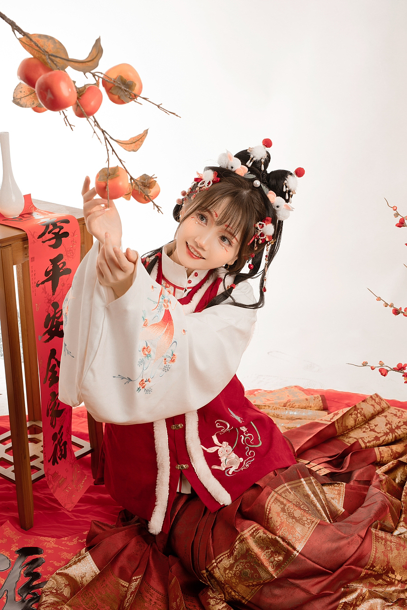 朝暮又年年，可爱小人间