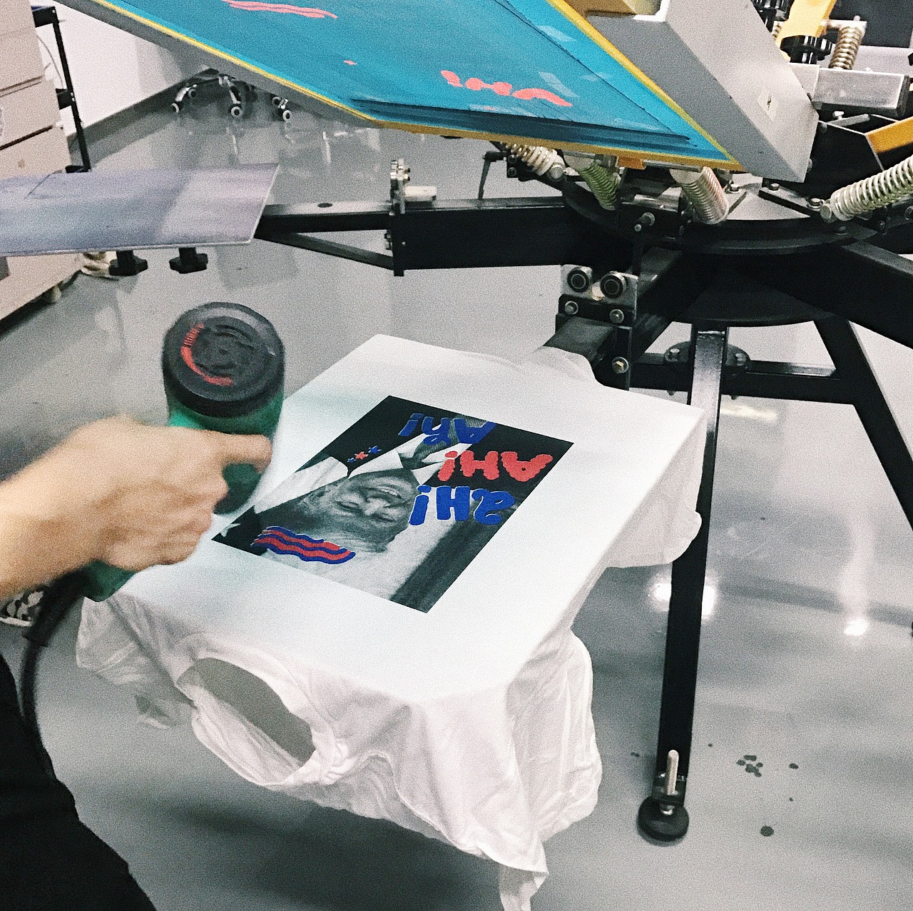 【黑光印造局 | 丝网印刷】丝印套色T恤