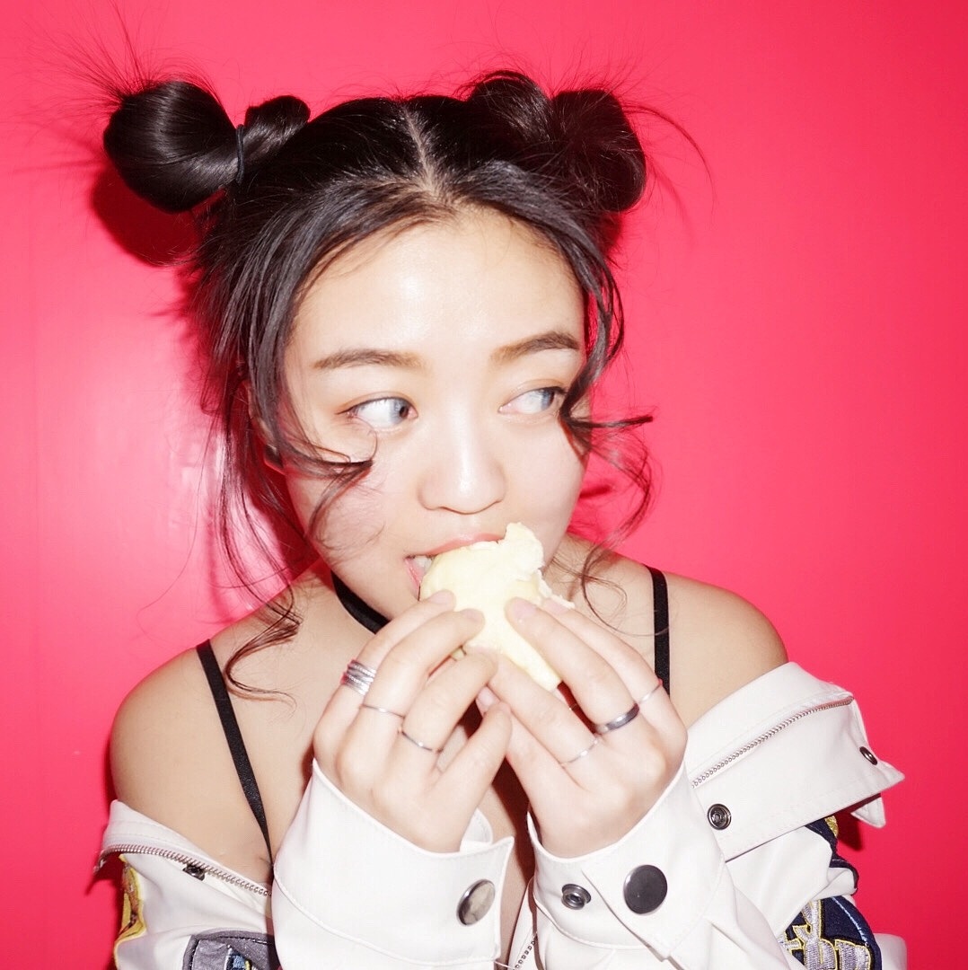 小小兔姐姐吃榴莲