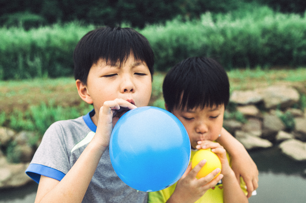 河边漫步（清）