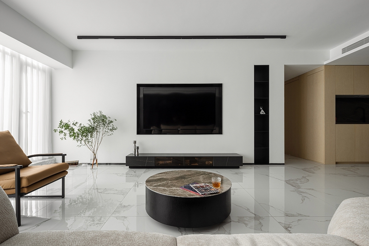 木色与黑白色调搭配,经典的美