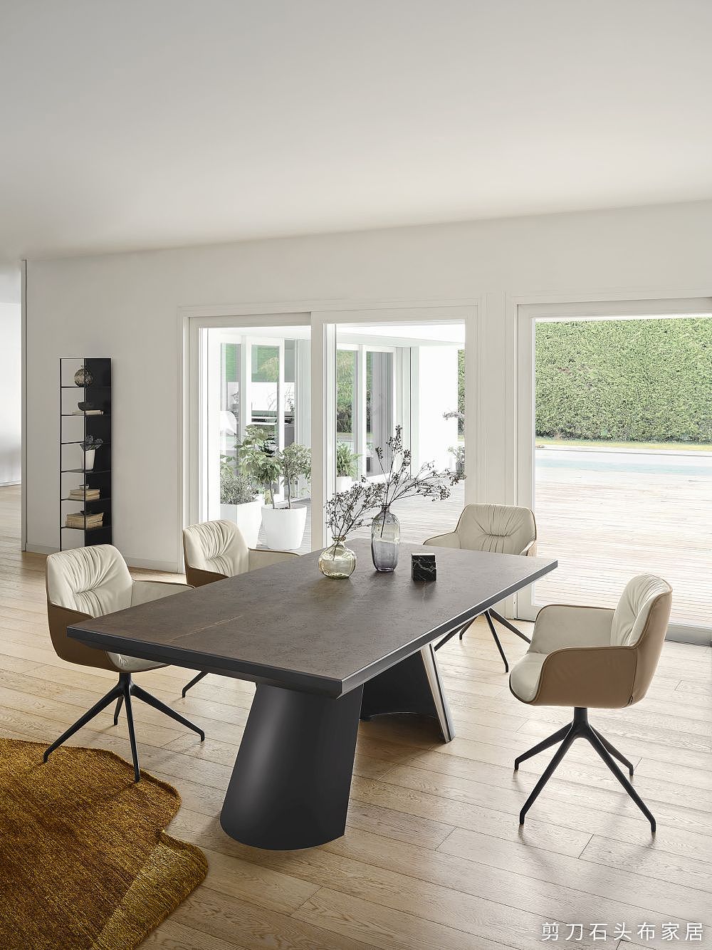 意大利品牌CALLIGARIS这张伸缩餐桌！客人再多也不怕！