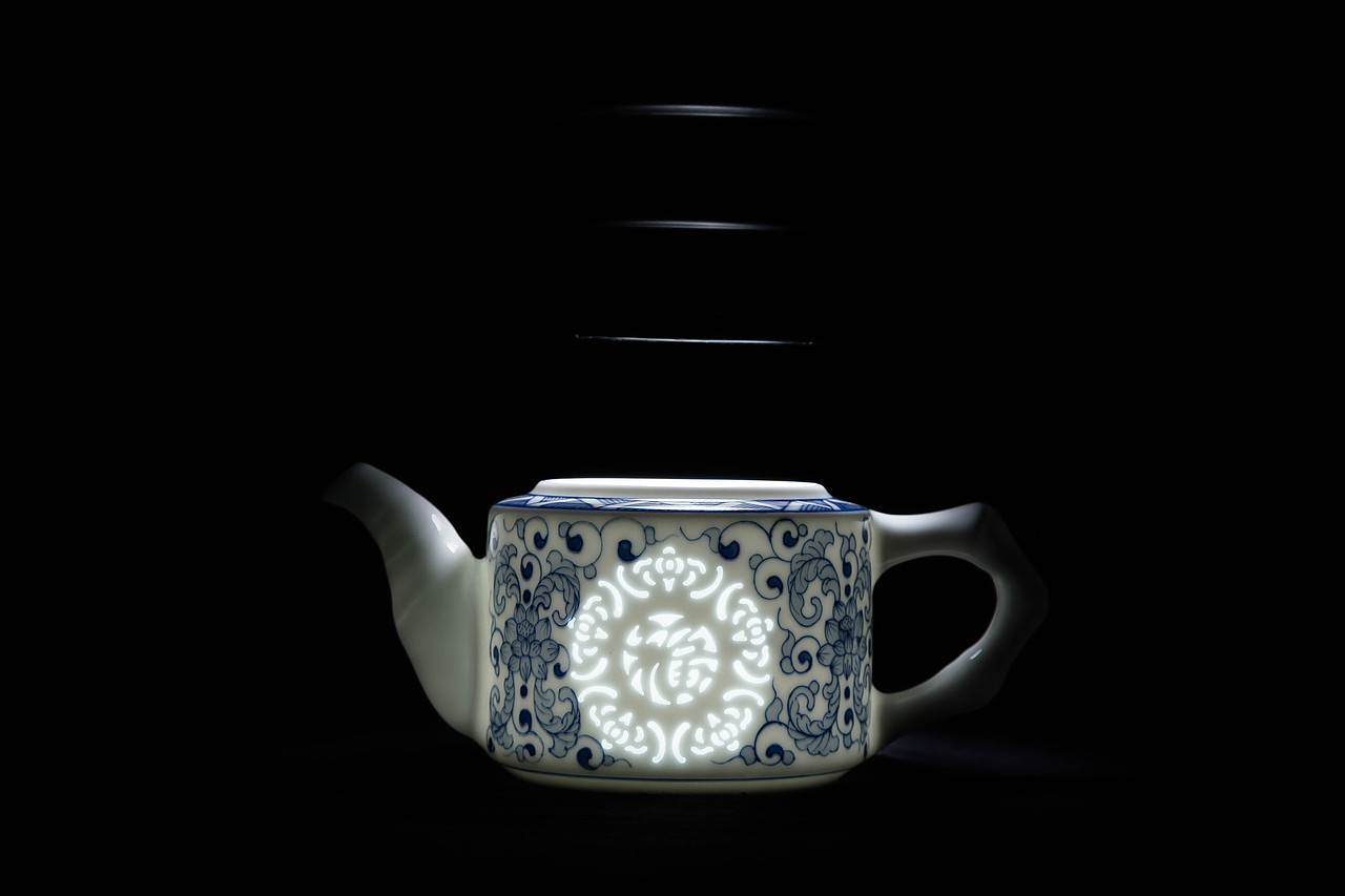 景德镇手绘青花玲珑茶具套组（图ZMzAzMDcyNjQw） - 产品摄影 - 站酷设计师鸿霖厨卫原创素材 - 站酷ZCOOL