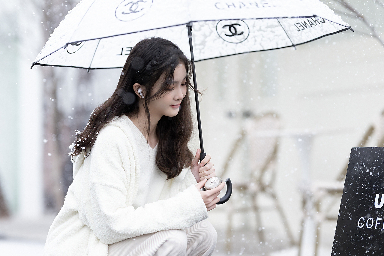 随手拍丨品胜透明TWS蓝牙耳机