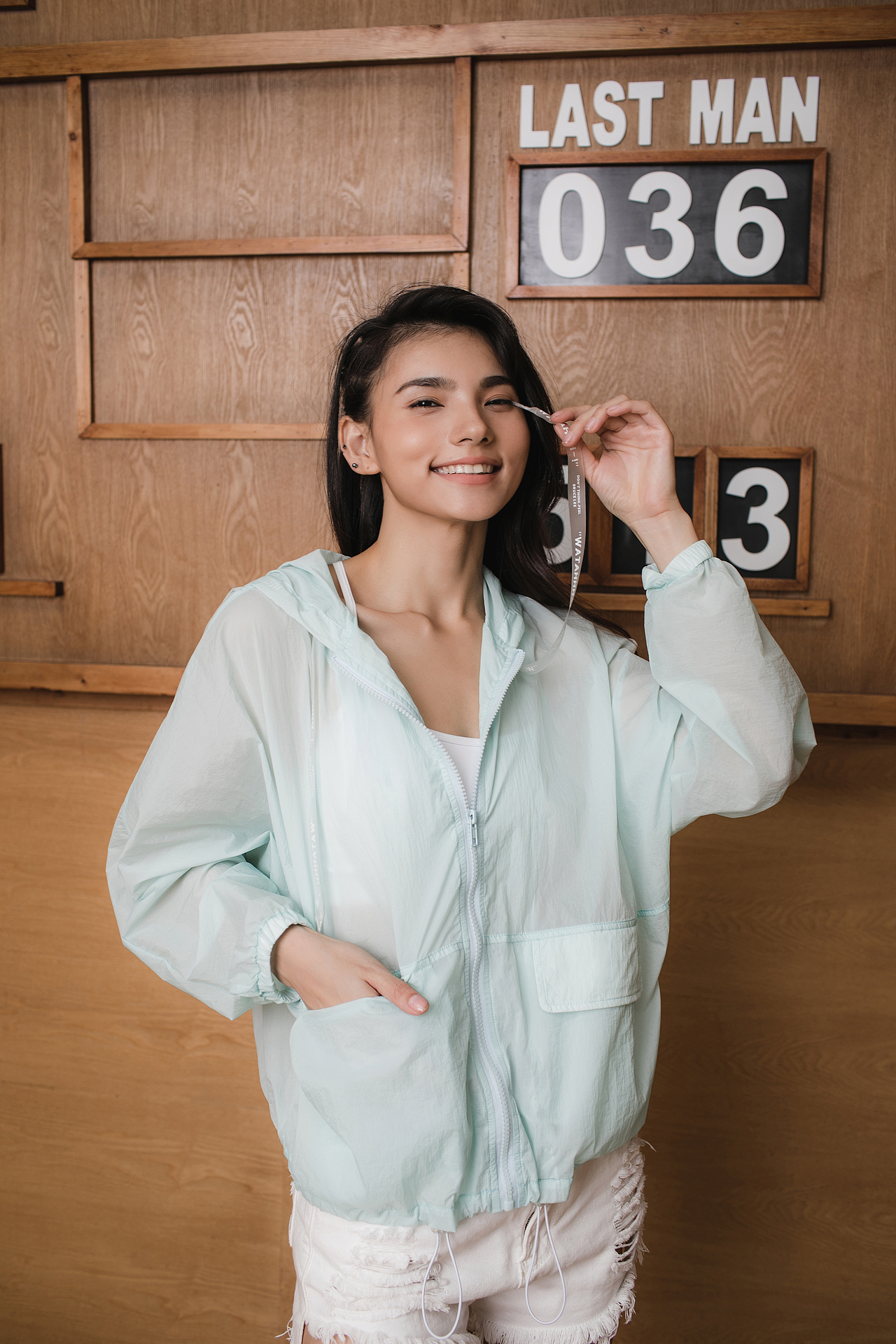 淘拍·基地内景女中模瑜伽服作品（图ZMzE1MTU1MTcy） - 时尚/艺术摄影 - 站酷设计师咸哥原创素材 - 站酷ZCOOL