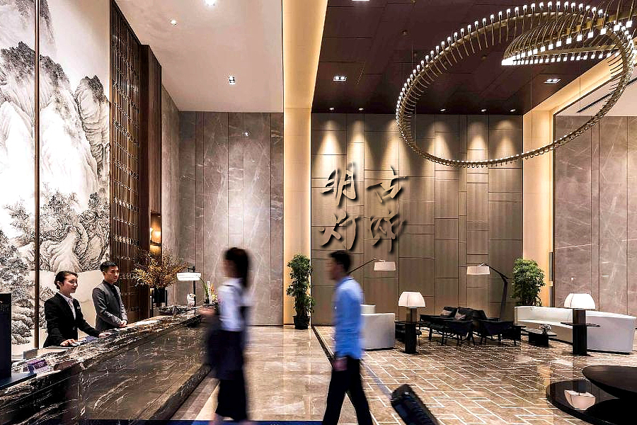 美爵酒店大堂创意吊灯定制