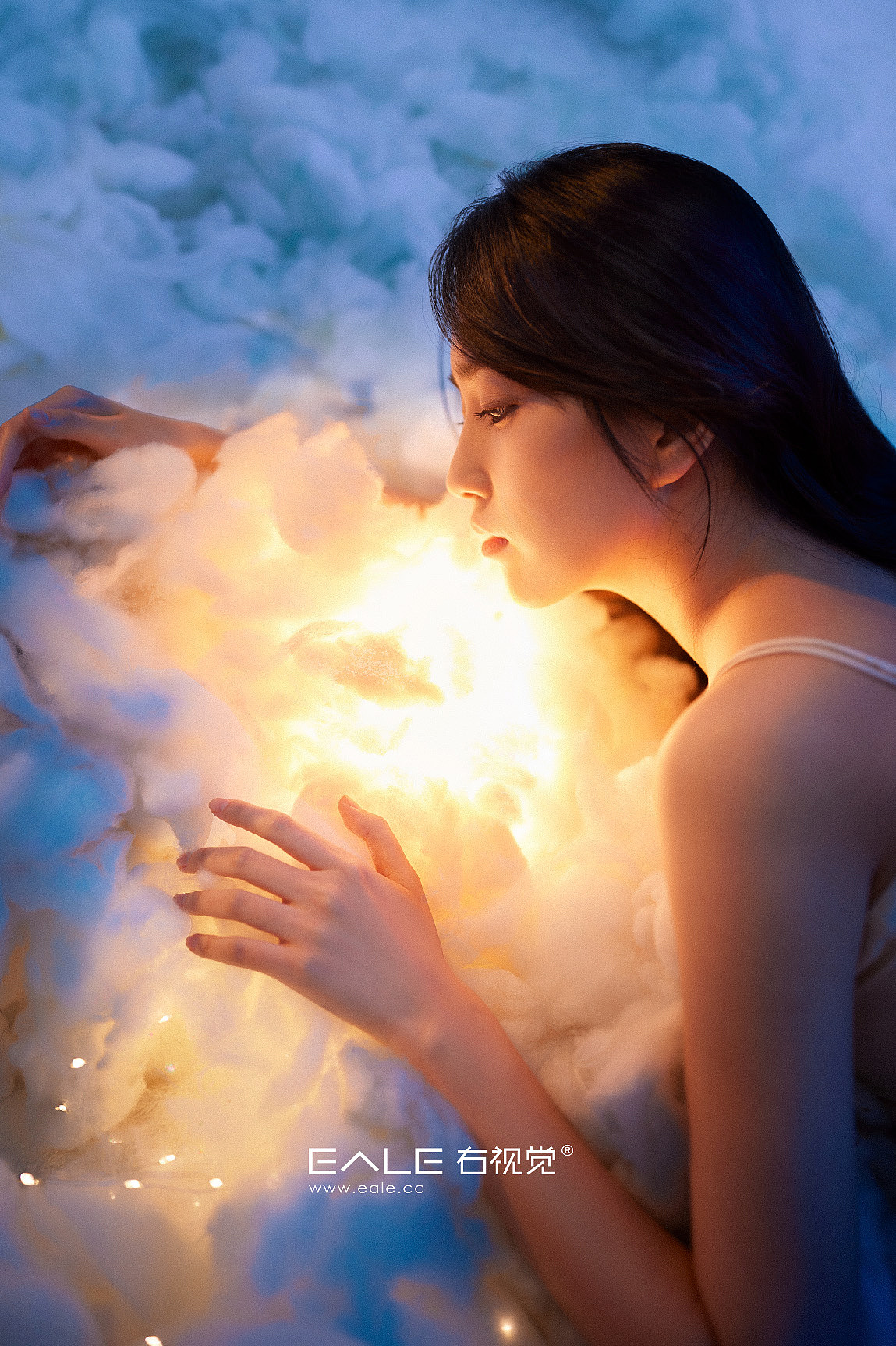 视觉创意人像 在云端（图ZMzMxMDIxMjMy） - 人像摄影 - 站酷设计师ealestudio原创素材 - 站酷ZCOOL