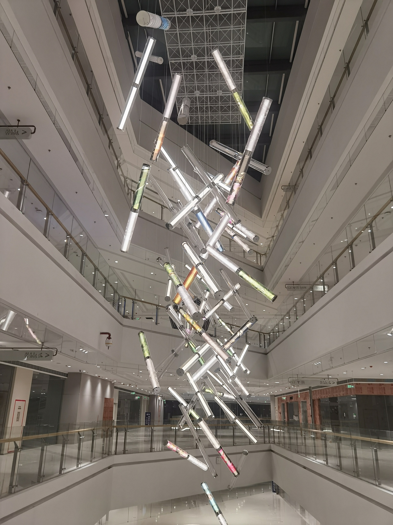 购物中心中庭美陈吊饰装置定制铭星厂家专注商文旅灯光（图ZMzI1NDg2MTQw） - 商业空间设计 - 站酷设计师铭星灯光美陈工厂原创素材 - 站酷ZCOOL