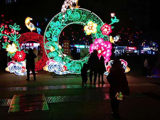 中秋节日国潮花灯彩灯制作厂家