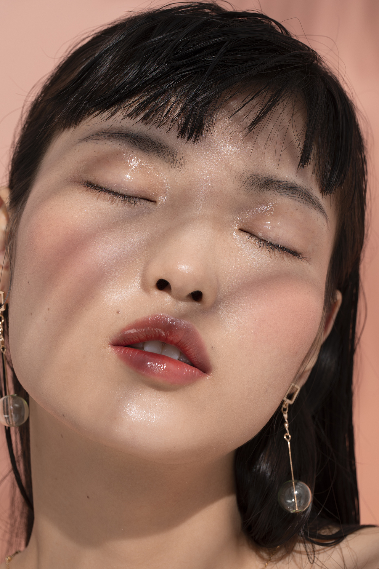 intoyou腮红模特图（图ZMjIwNzEyODM2） - 产品摄影 - 站酷设计师他是33原创素材 - 站酷ZCOOL