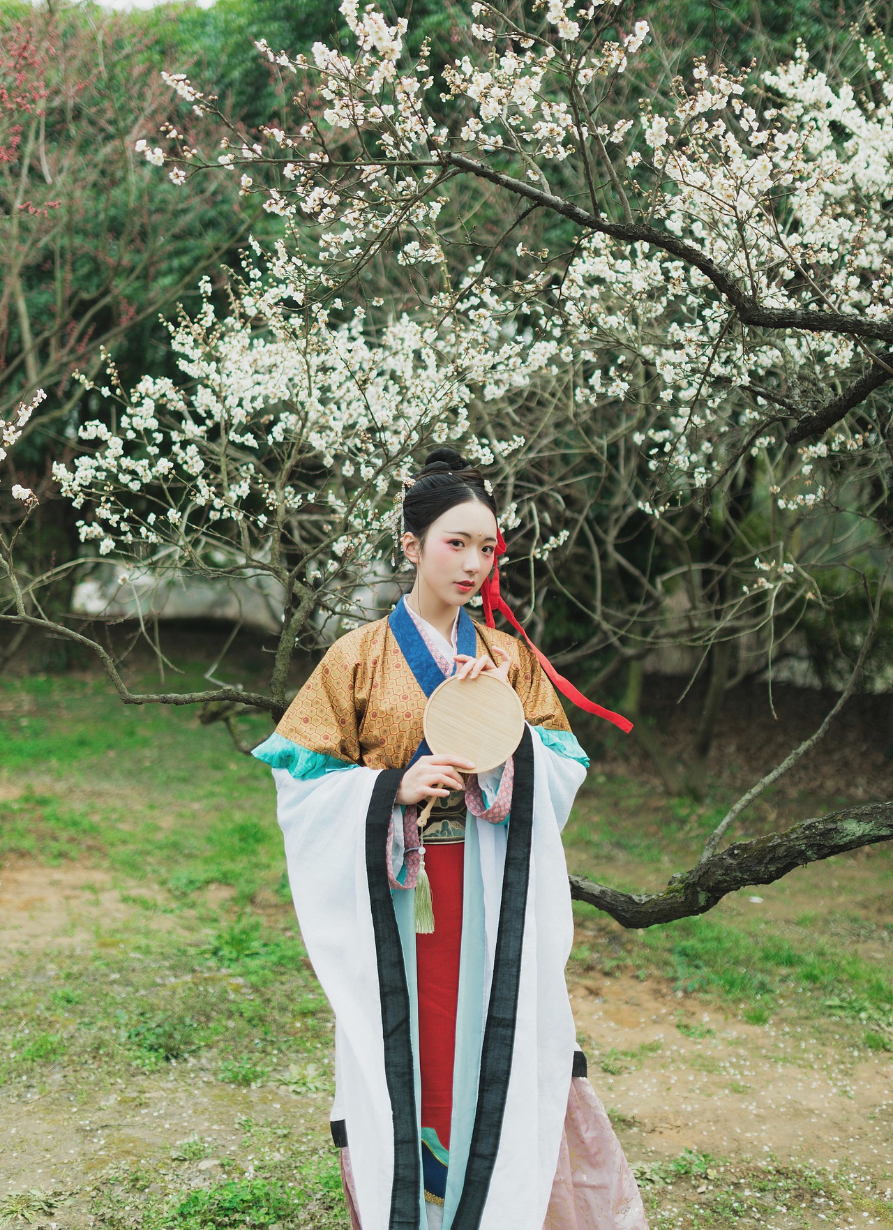 阳春三月花意浓