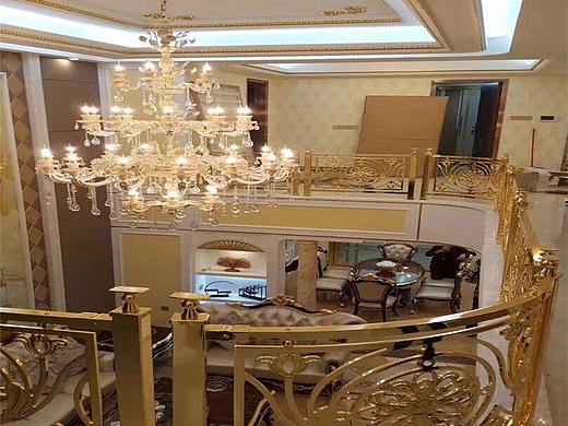 别墅铝板雕刻镜面K金楼梯护栏众钰定制