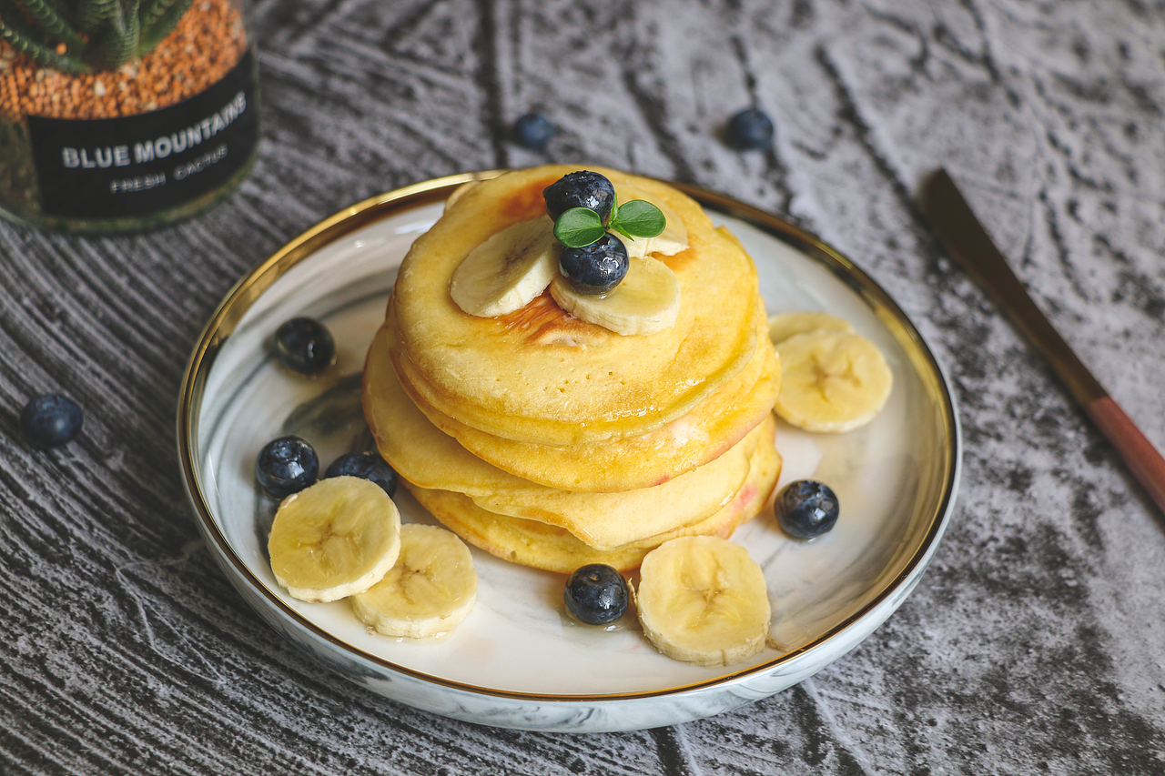 草莓松饼&香蕉松饼（图ZMTU3NTE1ODQw） - 产品摄影 - 站酷设计师McLaren_GT3原创素材 - 站酷ZCOOL