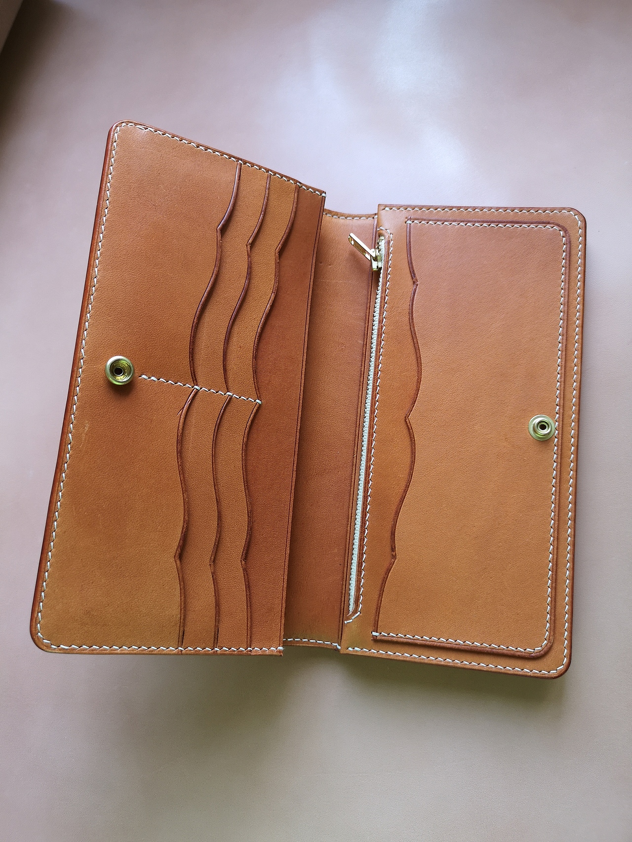 皮雕皮艺人物雕刻上色钱包（图ZMTM3OTczOTA0） - 工艺品设计 - 站酷设计师非凡手工银饰原创素材 - 站酷ZCOOL