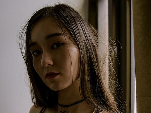 低鋒 x 冉冉（個(gè)人主頁(yè)-ZMjc4MTQwOTI=） - 人像攝影 - 站酷設(shè)計(jì)師商業(yè)攝影師阿鋒原創(chuàng)素材 - 站酷ZCOOL