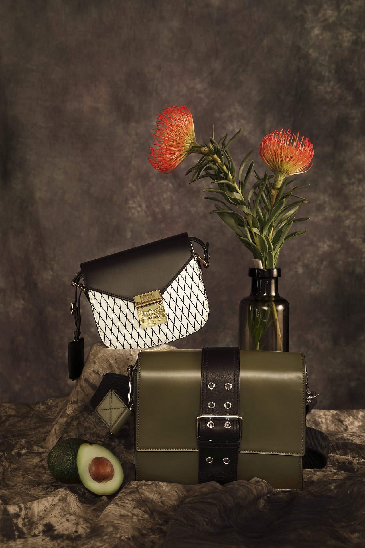 杂志静物片（图ZMTYzNTg2NTEy） - 产品摄影 - 站酷设计师摄影师王彦鹏原创素材 - 站酷ZCOOL