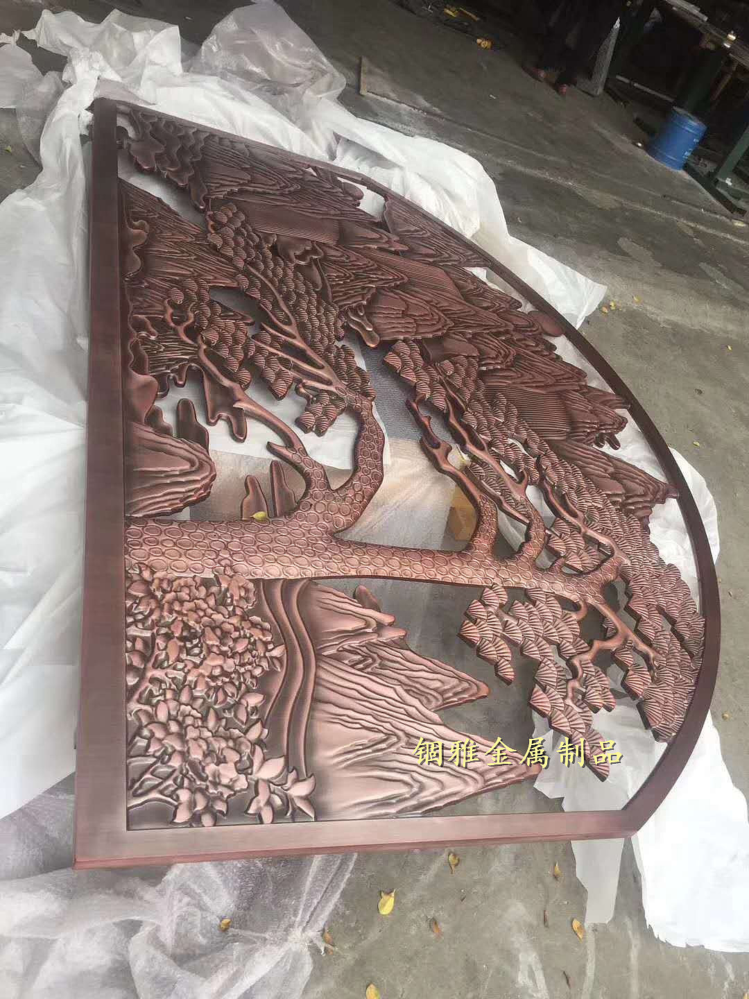 铝板仿铜雕刻屏风 铝艺镂空仿古铜花格