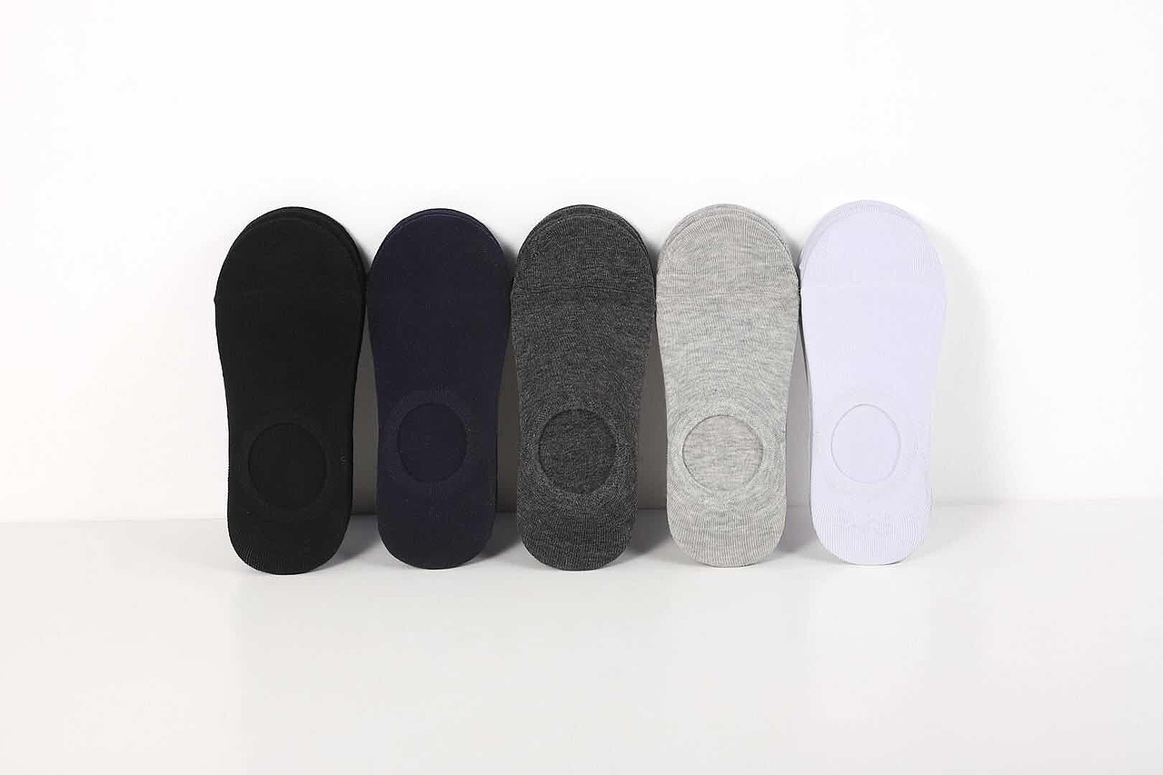 焦内摄影 袜子拍摄 白底拍摄（图ZMTU1NzI1ODI4） - 产品摄影 - 站酷设计师焦内摄影原创素材 - 站酷ZCOOL