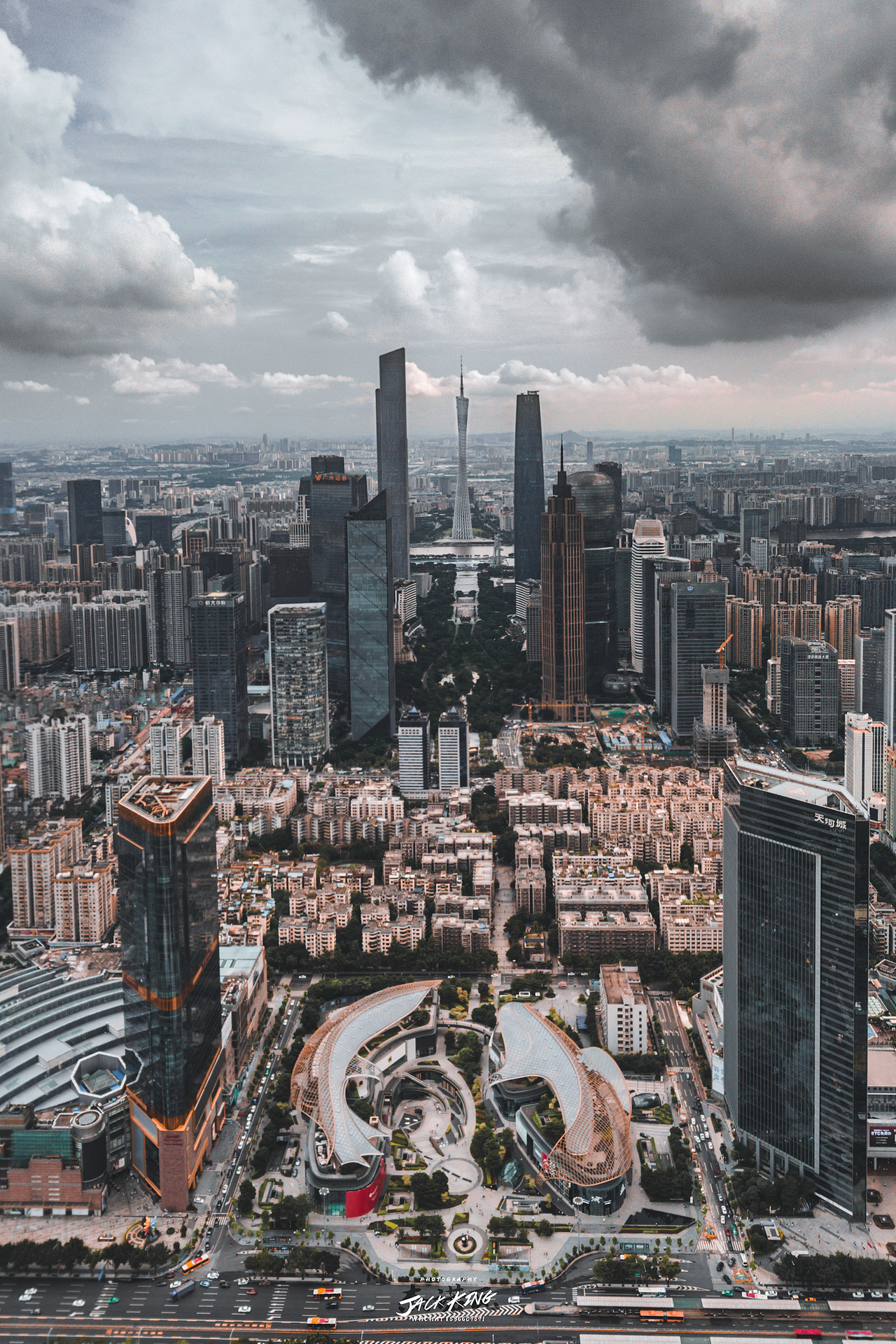 【航拍】黑橙色调下的天河