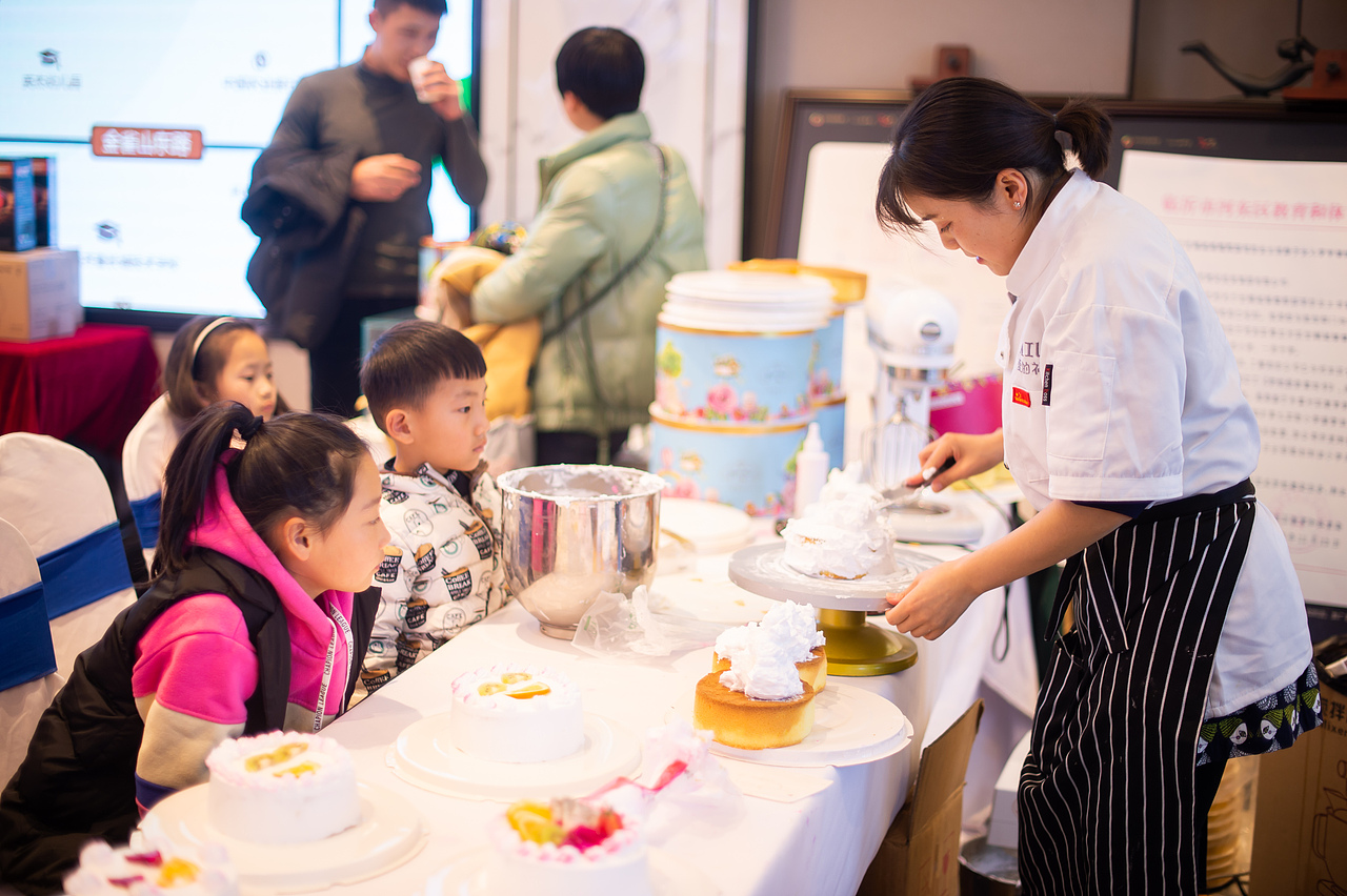 客户答谢暖场火锅宴（融创世樾城）（图ZMTkwNjA5NDYw） - 人文/纪实摄影 - 站酷设计师放狼的小羊原创素材 - 站酷ZCOOL