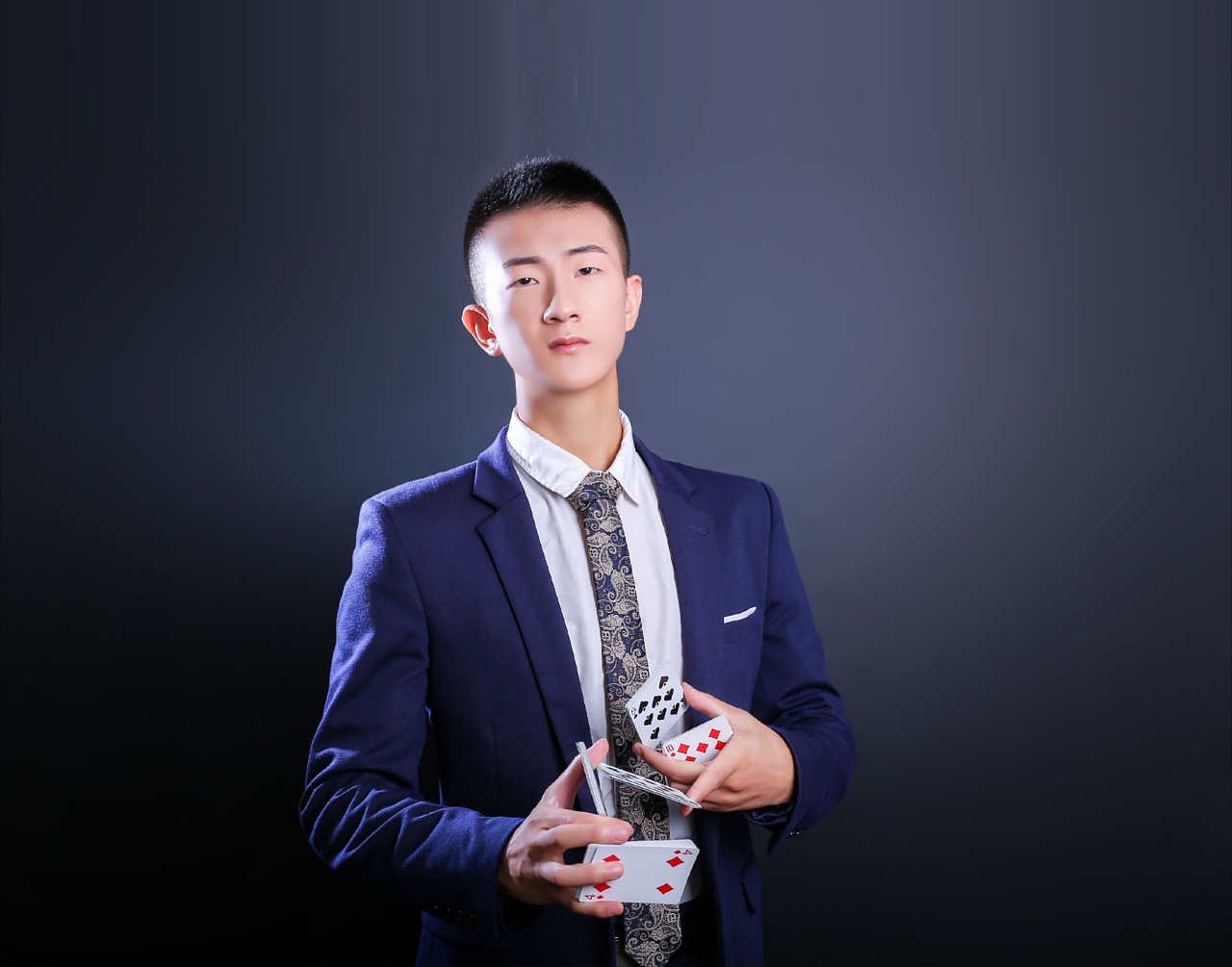   敬请关注魔术师jasen