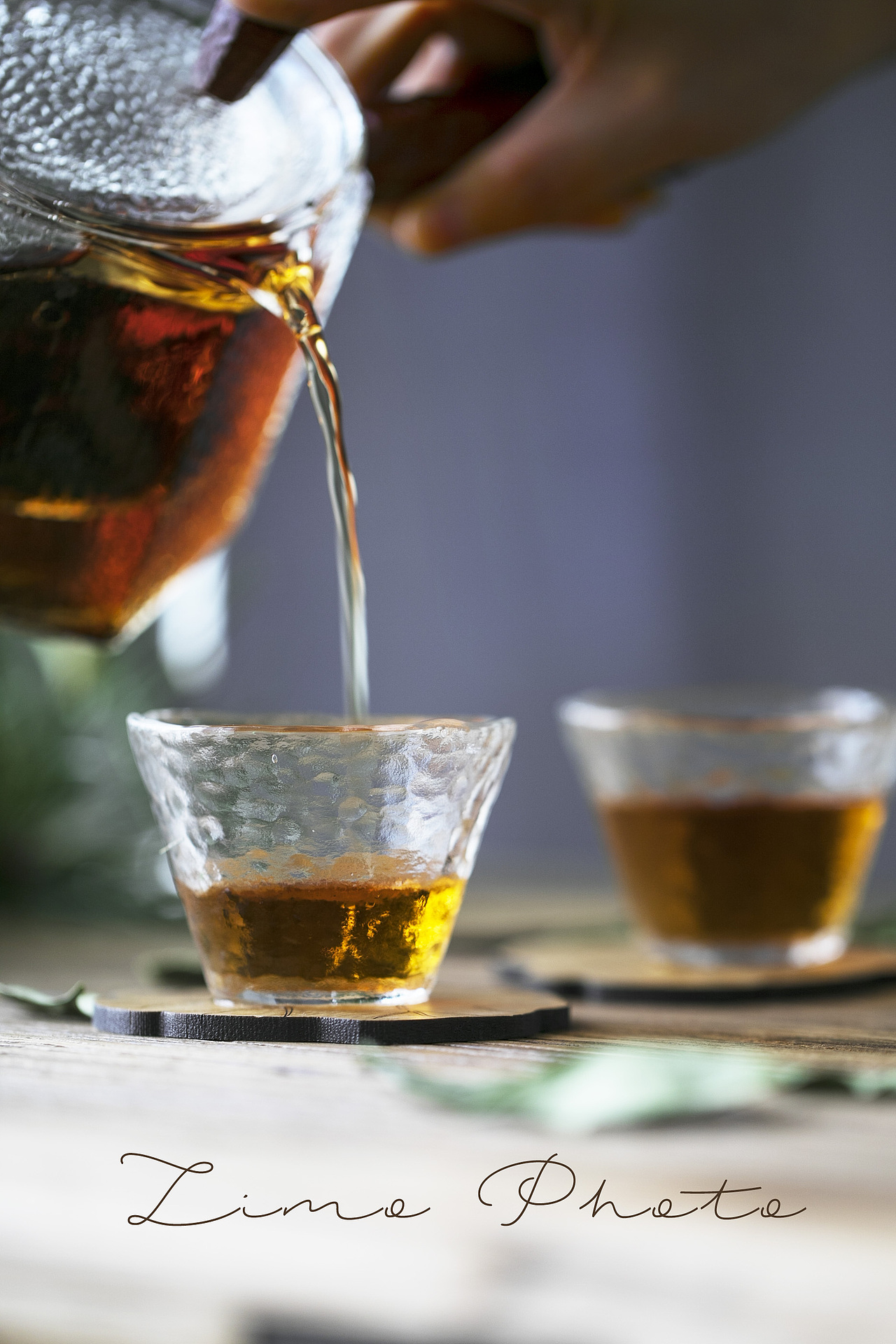 不紧不慢,不慌不忙。