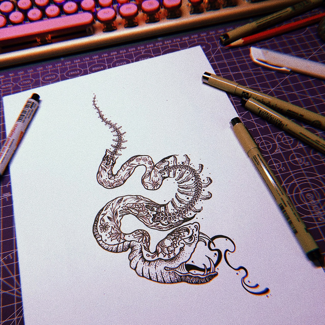 我真滴很爱画蛇
这已经是我画的不知道第几条蛇了<br>手上还纹了一条୧(˶‾᷄ ⁻̫ ‾᷅˵)୨