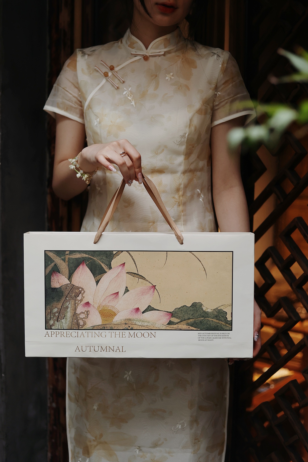 中秋礼盒拍摄| 古风中秋礼盒拍摄| 古风素雅（图ZMzEyMzI5NDky） - 产品摄影 - 站酷设计师大酒酒原创素材 - 站酷ZCOOL