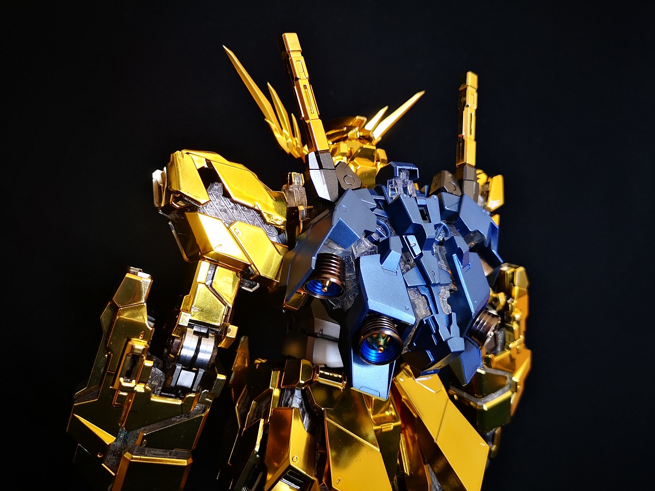 独角兽高达三号机菲尼克斯涂装