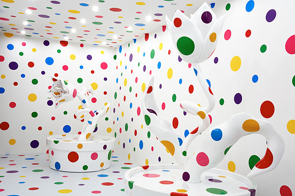 草间弥生-日本-圆点女王