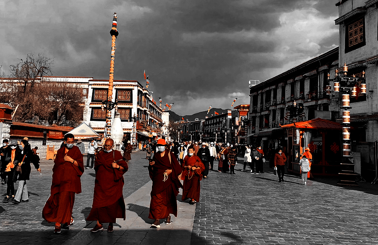 拉萨-日照金山-手机拍摄