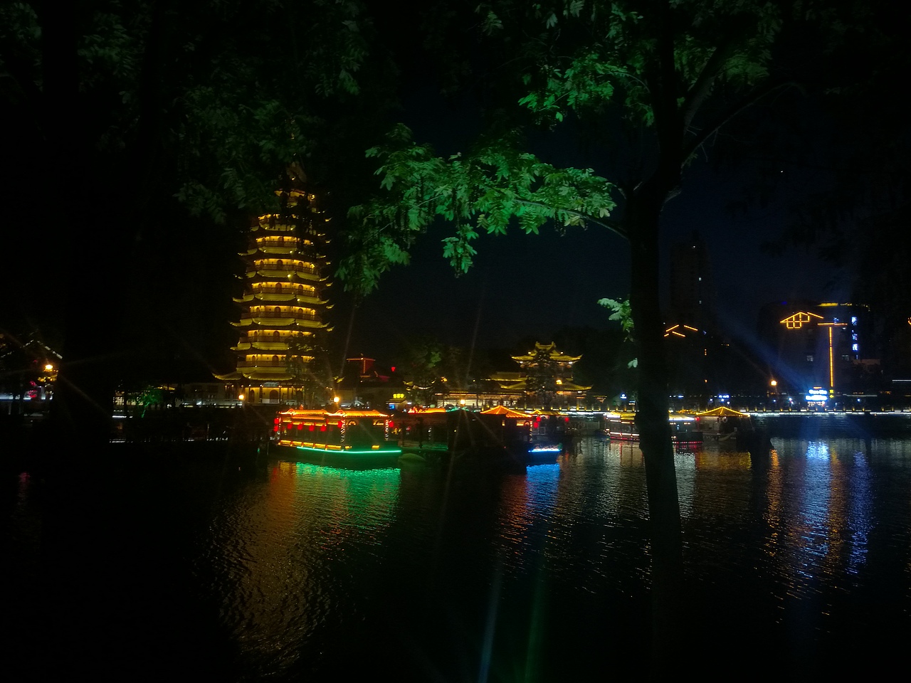 夜游大运河。（图ZMTI0NTA3MDY4） - 风光摄影 - 站酷设计师小胖参原创素材 - 站酷ZCOOL