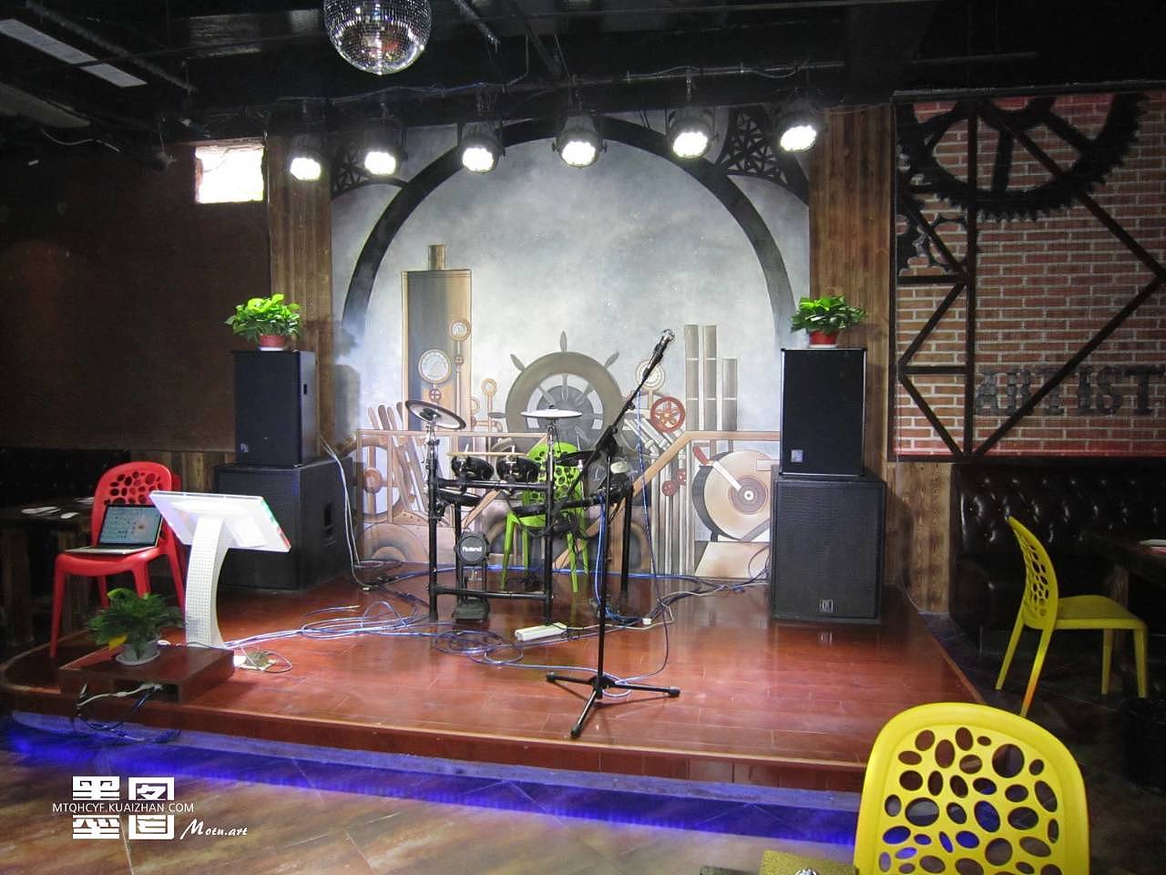 你绝对没有见过的重金属烤鱼店丨上玖壁画