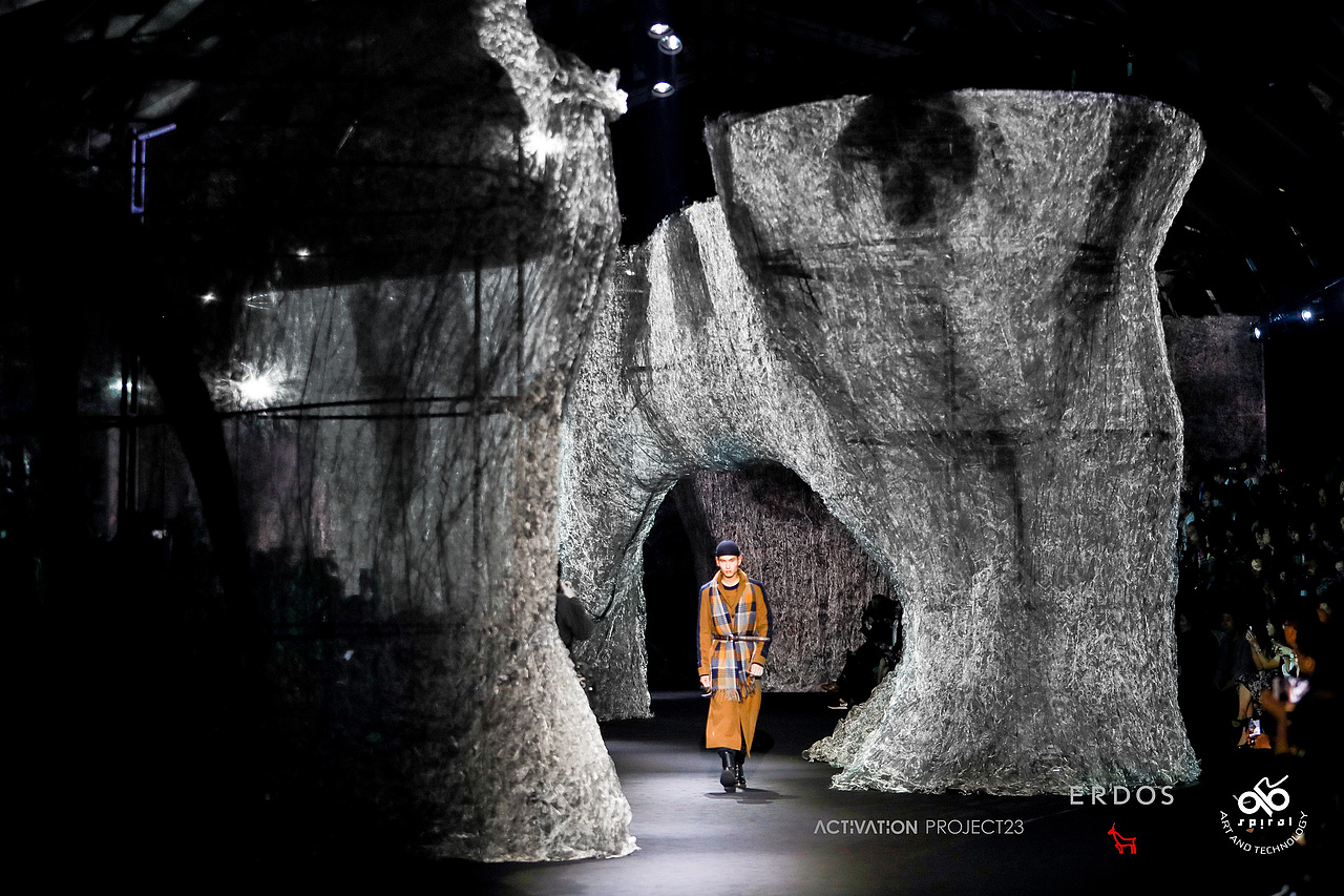 SPIRAL | 上海ERDOS 蔓衍 2019秋冬大秀 视听装置现场
