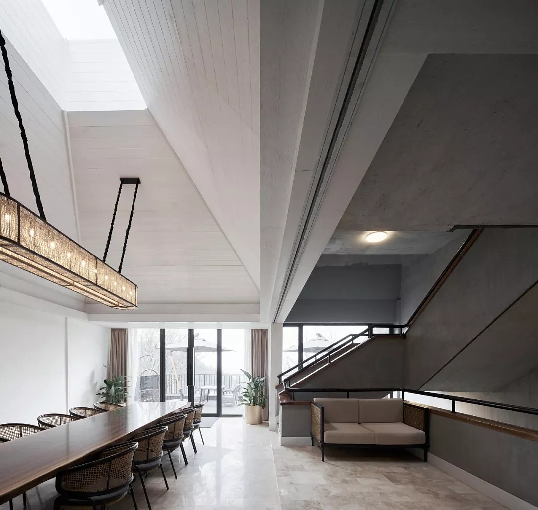 一览居,山谷中的守望