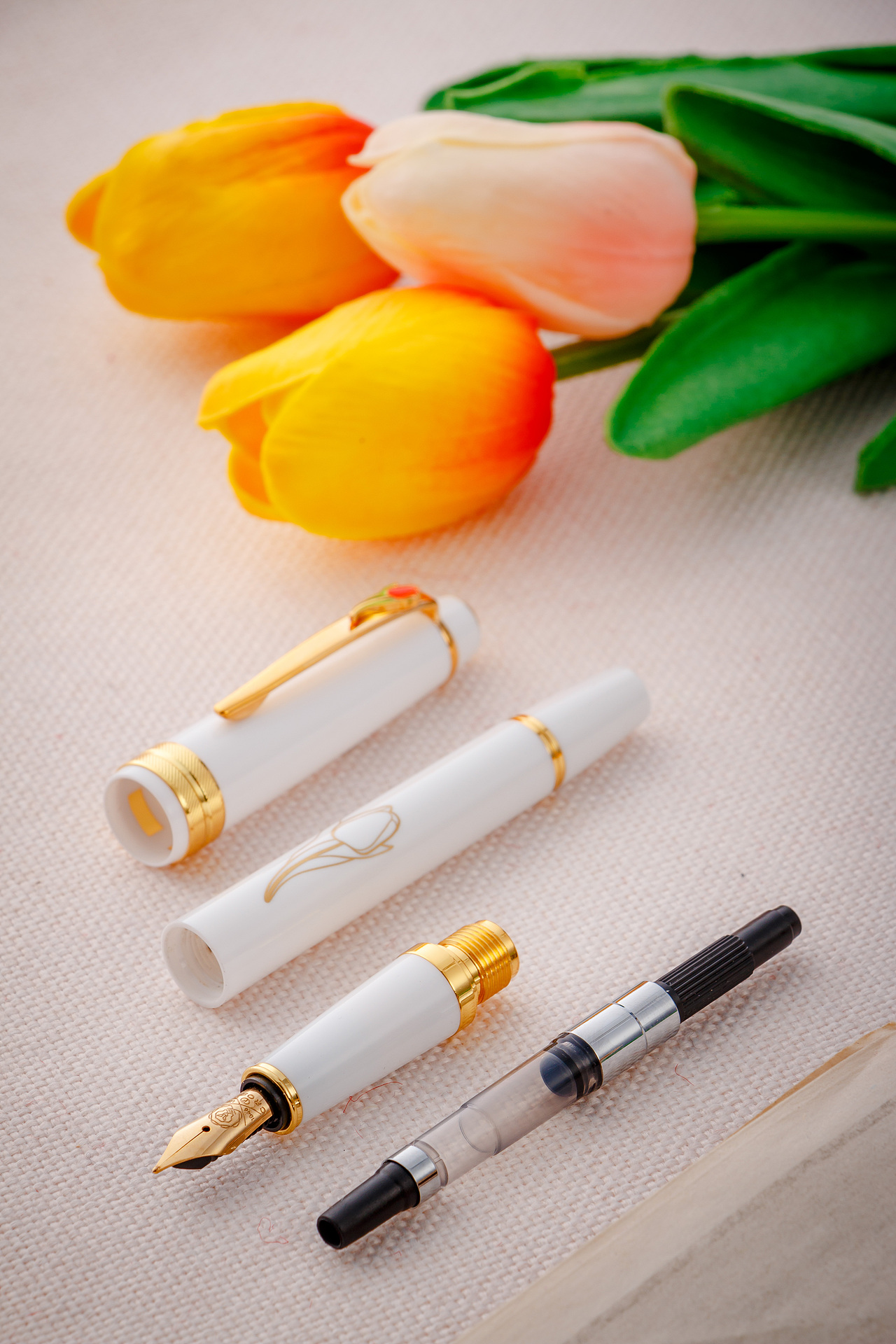 【文创】笔上生花,郁金香的优雅浪漫