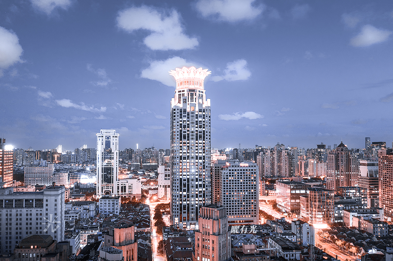 「蓝·莲花」
<br>夜色下的莲花楼，这张图原图很脏，修了很久，才达到如此干净的地步。