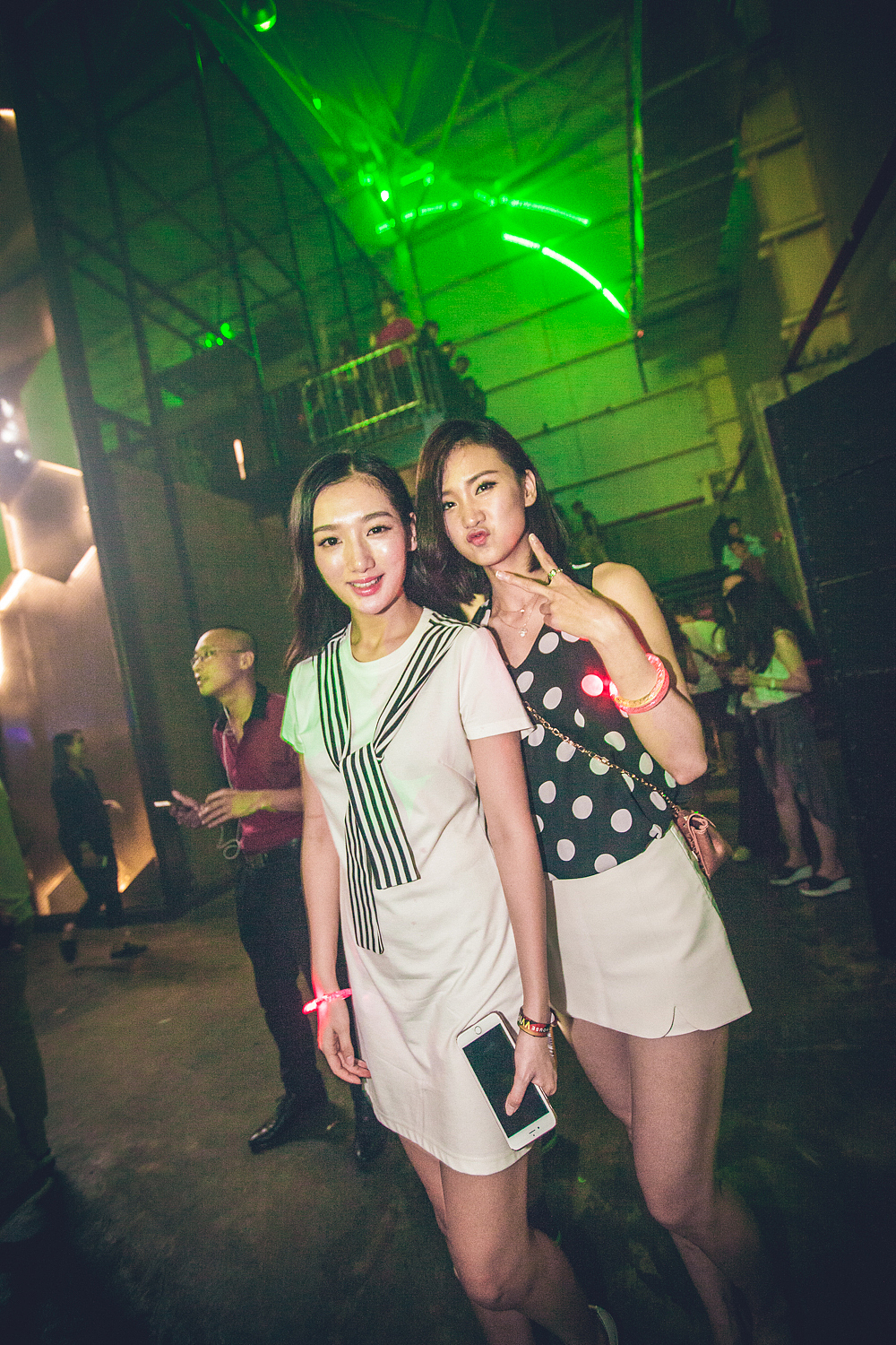 深圳电音party【Red Bull Mad House VOL.2】（图ZNDg3MTEyNTI=） - 人像摄影 - 站酷设计师xubin1123原创素材 - 站酷ZCOOL