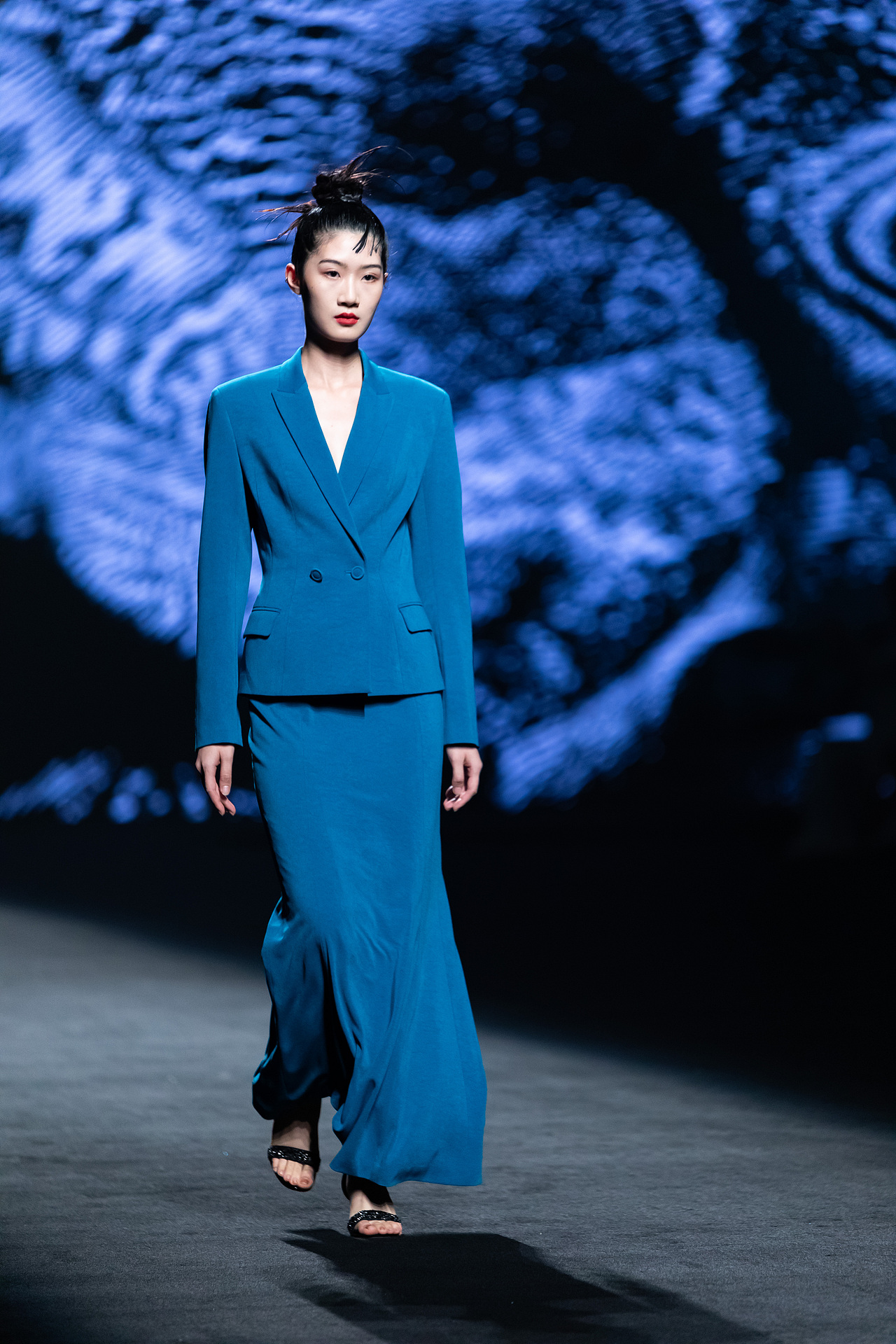 2021广东时装周:若水I NUI CHOICE  女哲.彭佩宜