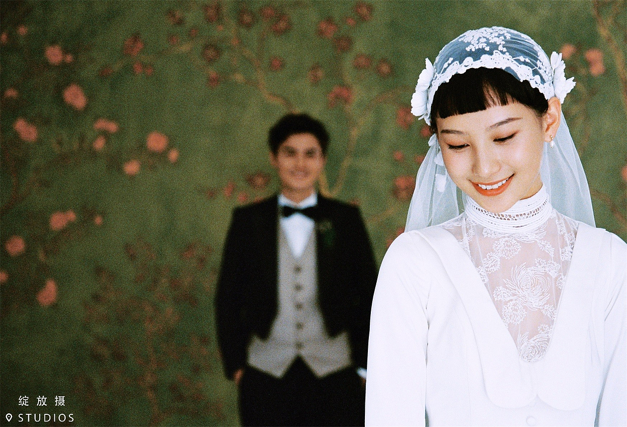 在平庸的生活拥抱你 ❤ 轻复古婚纱照
