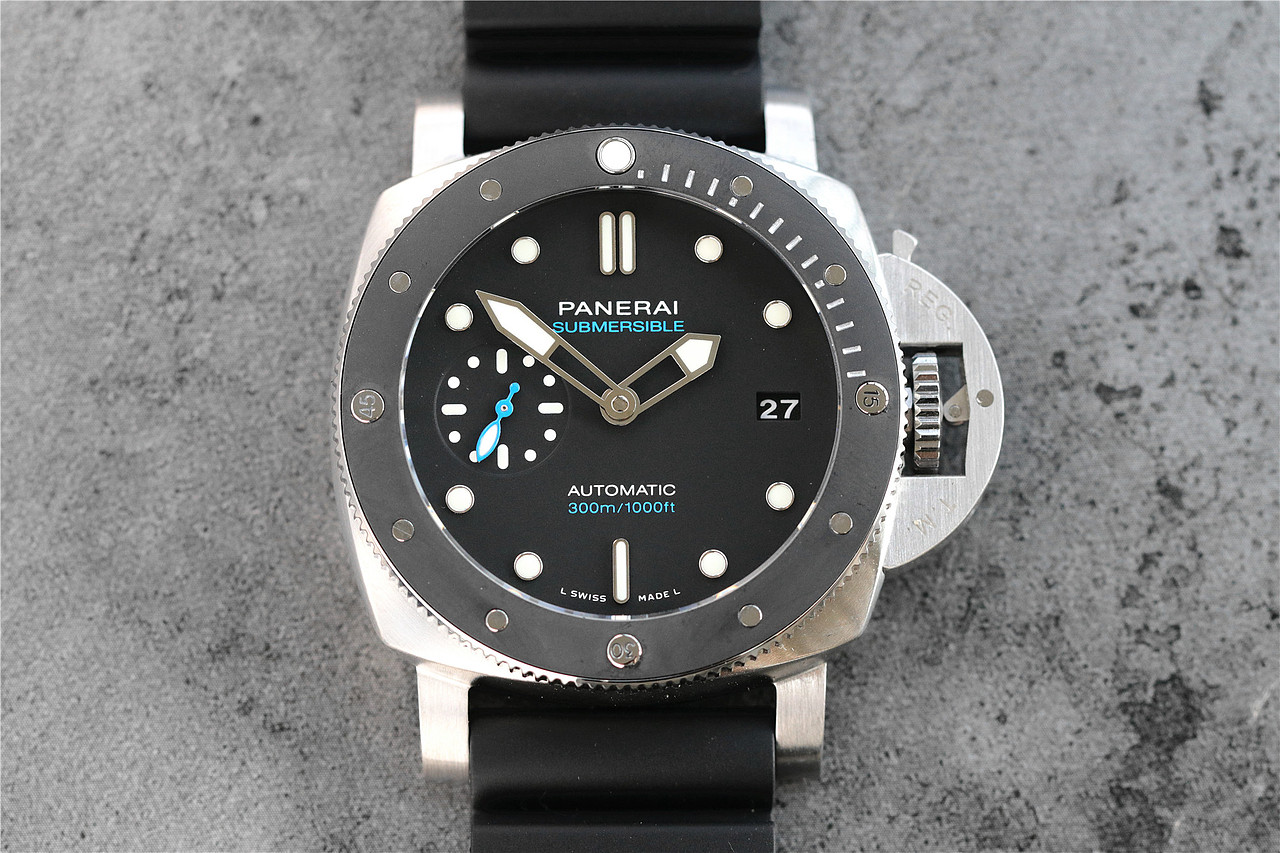 腕尊议表:VS最新版本沛纳海683,视频评测