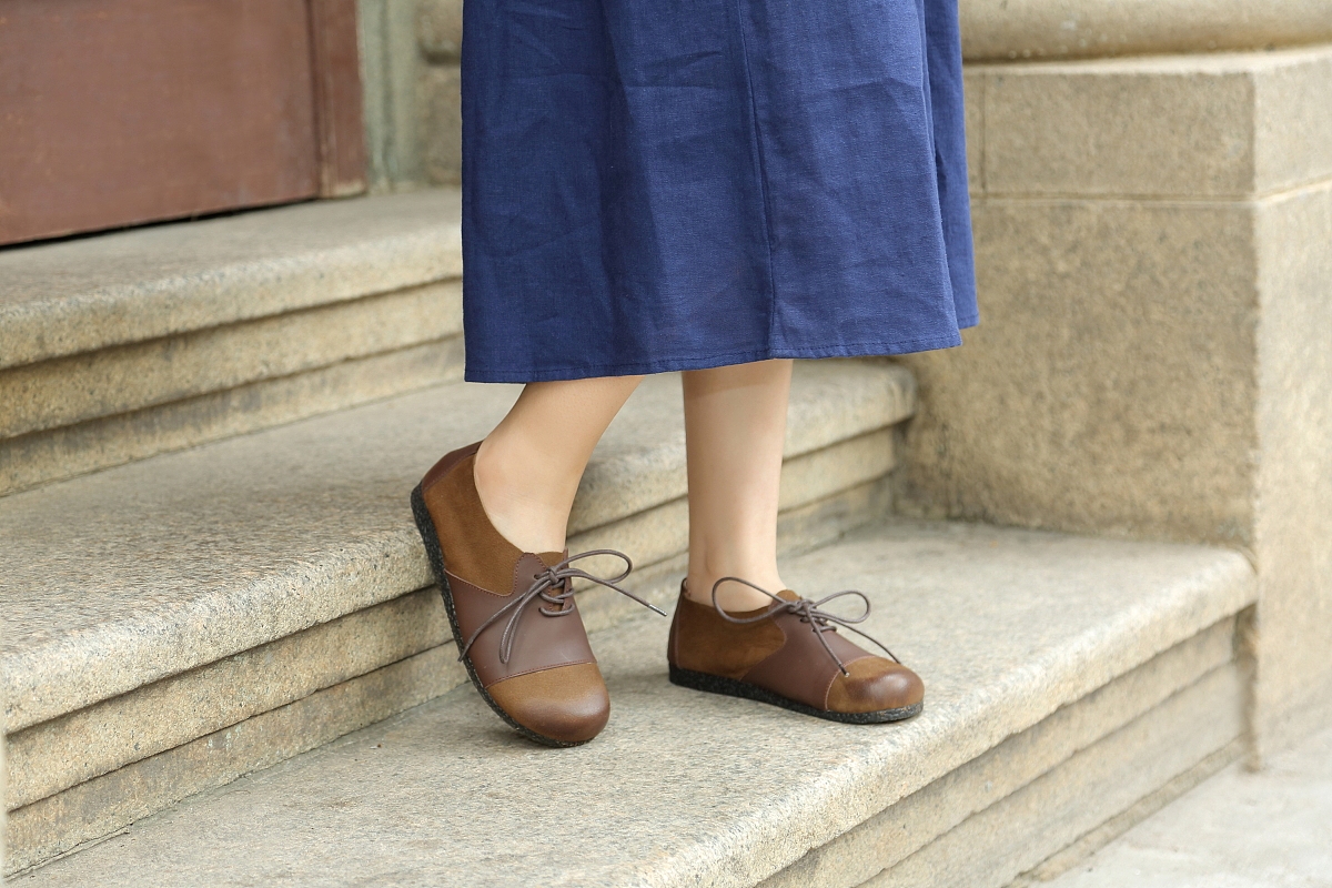 森系女鞋拍摄文艺单鞋拍照复古简约场景拍图街拍摄影